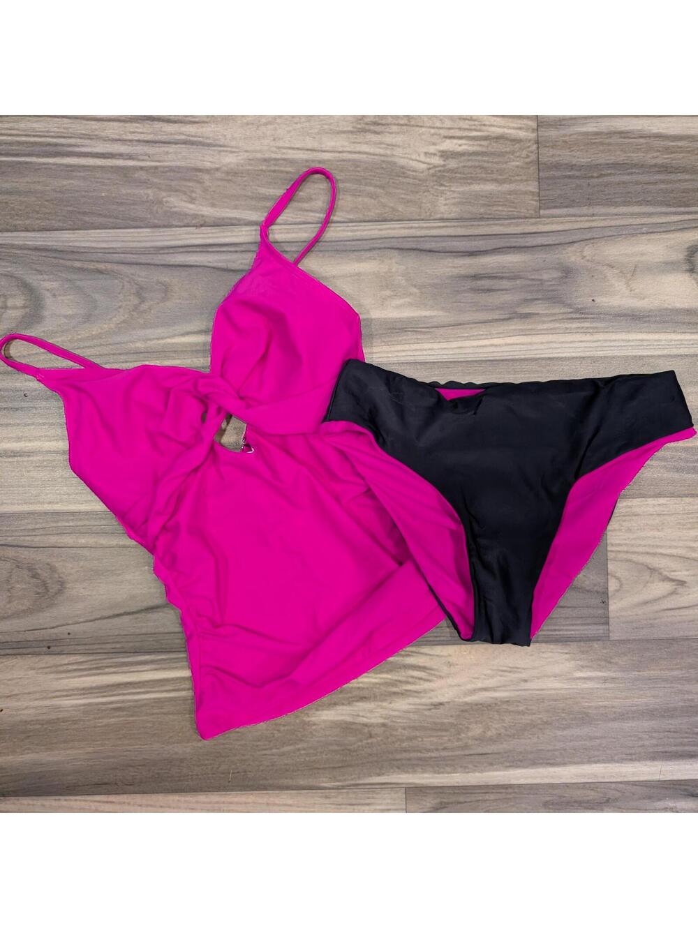 Cupshe Women's Two-Piece Swimsuit Set Pink and Black Size Small